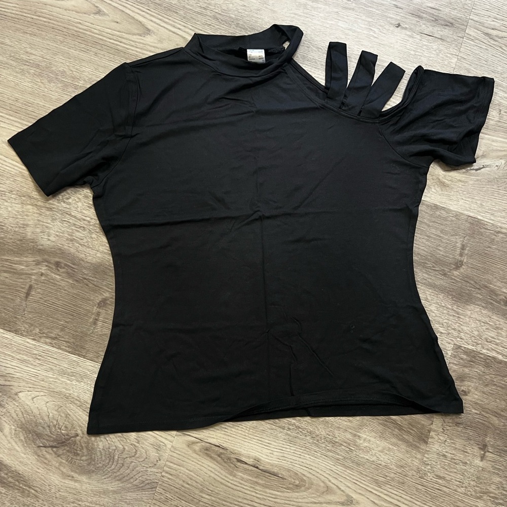 Venus Black tee size L